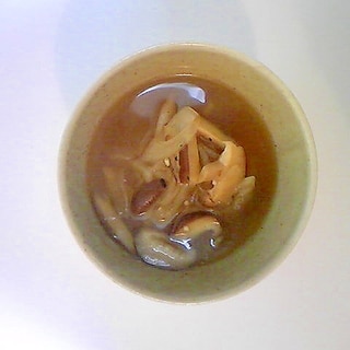 玉ねぎと椎茸の中華スープ